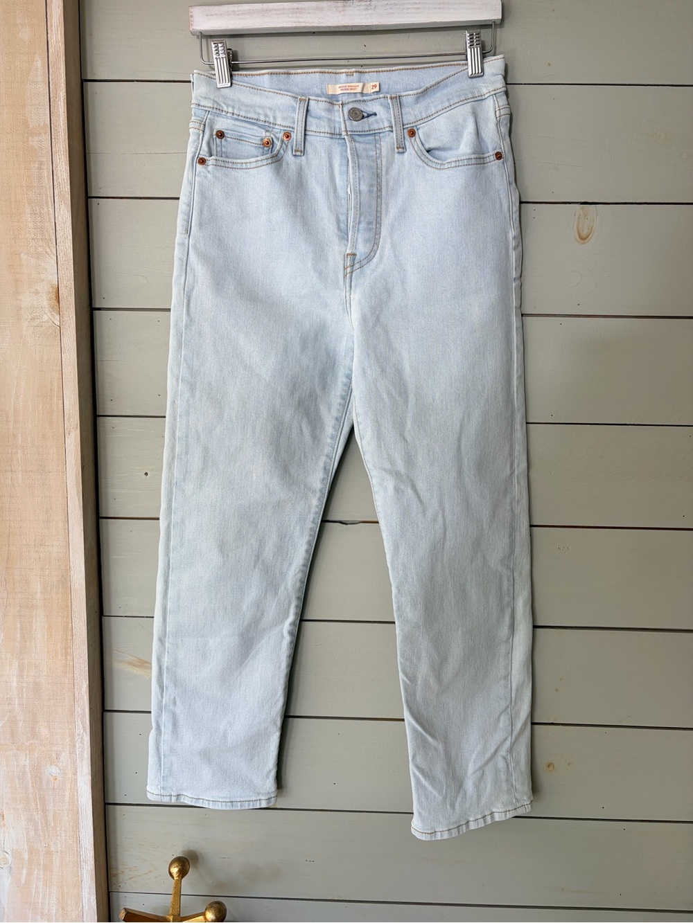 Levi’s Wedgie Straight Jeans Size 29 Light Wash High Rise
